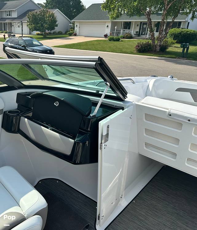 Slide: The Image of Four Winns HD2 2022 - 15639414