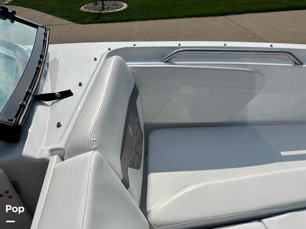 Slide: The Image of Four Winns HD2 2022 - 15639420