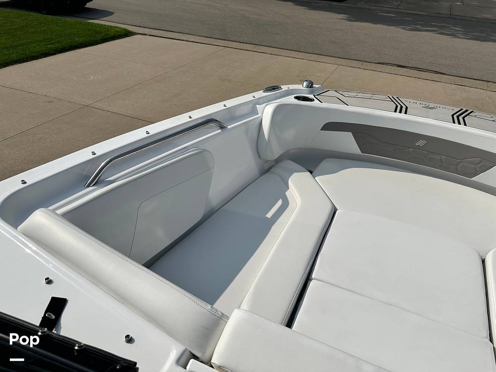 Slide: The Image of Four Winns HD2 2022 - 15639426