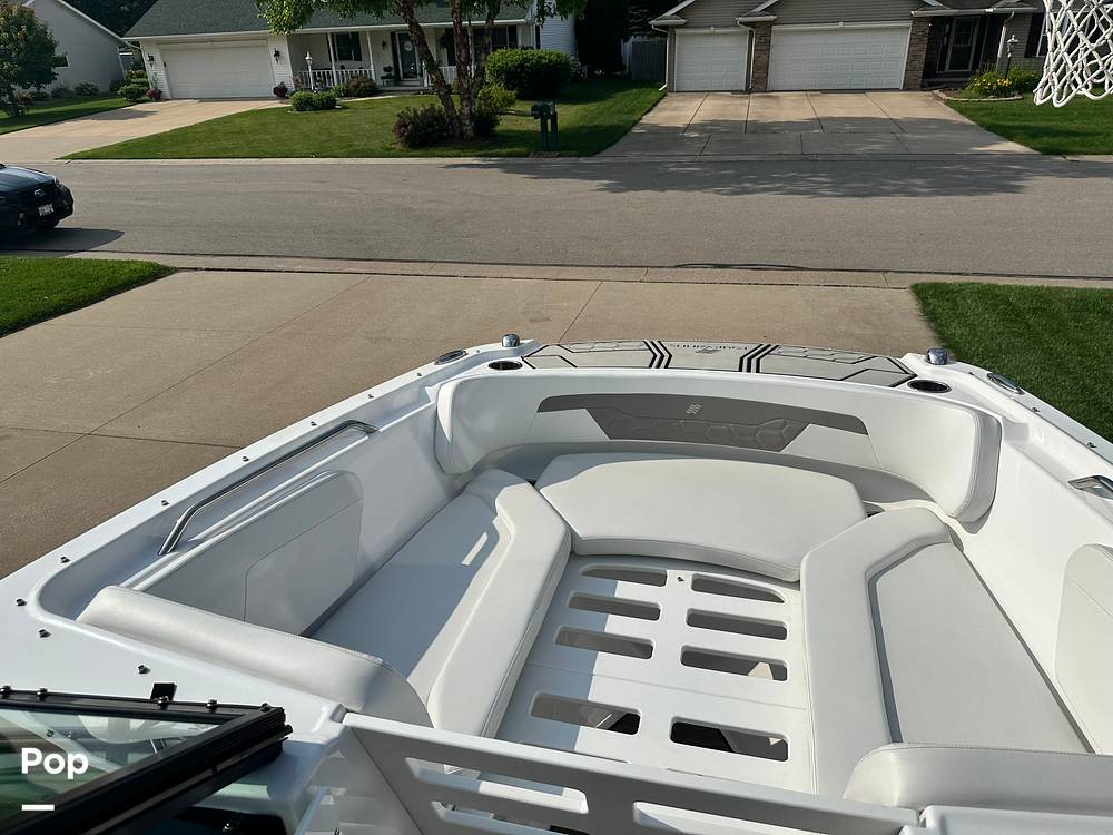 Slide: The Image of Four Winns HD2 2022 - 15639431