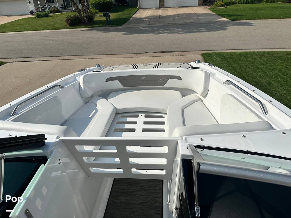 Slide: The Image of Four Winns HD2 2022 - 15639432