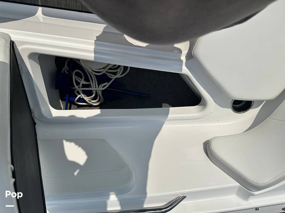 Slide: The Image of Four Winns HD2 2022 - 15639434