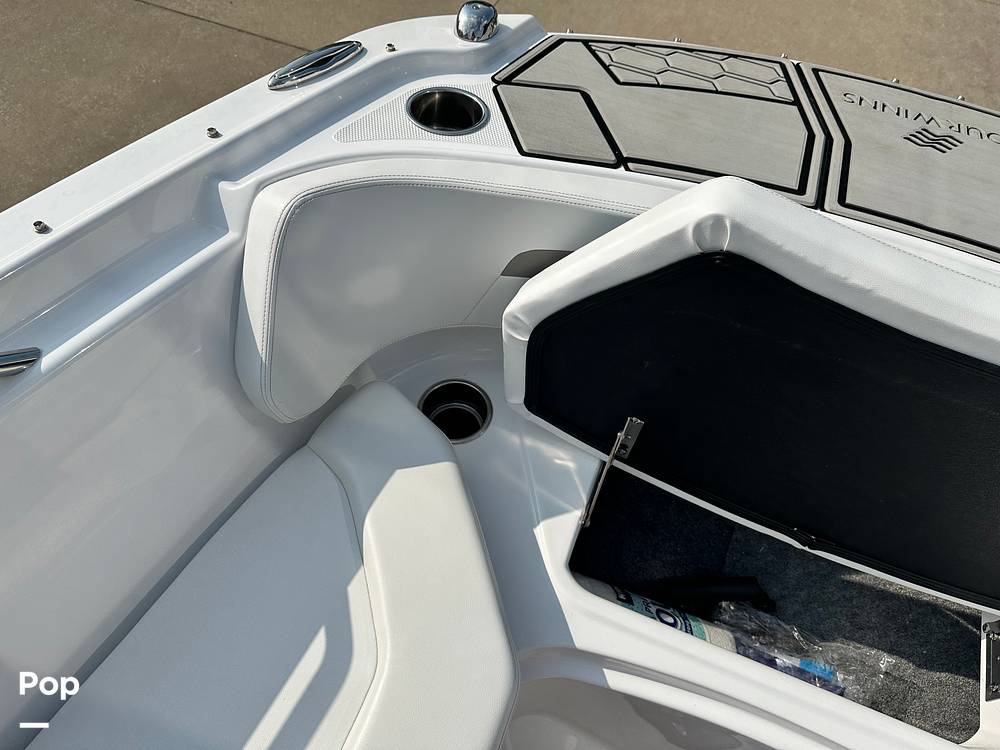 Slide: The Image of Four Winns HD2 2022 - 15639435