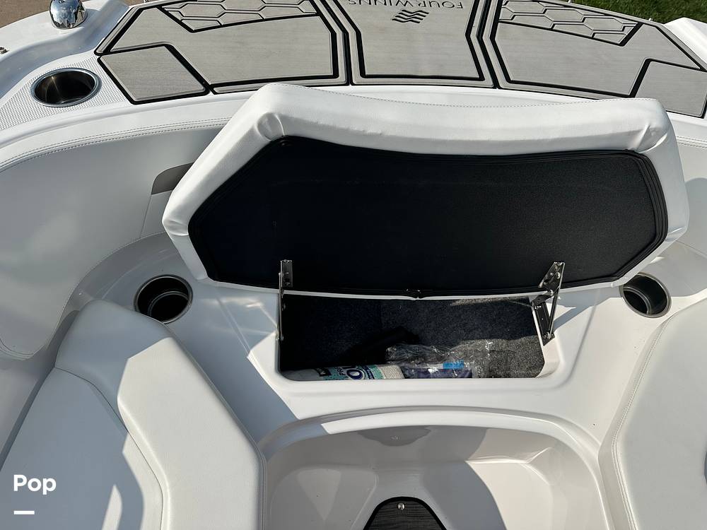 Slide: The Image of Four Winns HD2 2022 - 15639436