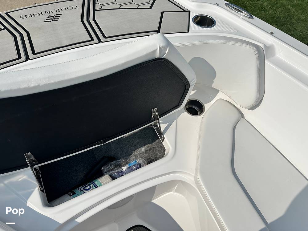 Slide: The Image of Four Winns HD2 2022 - 15639437