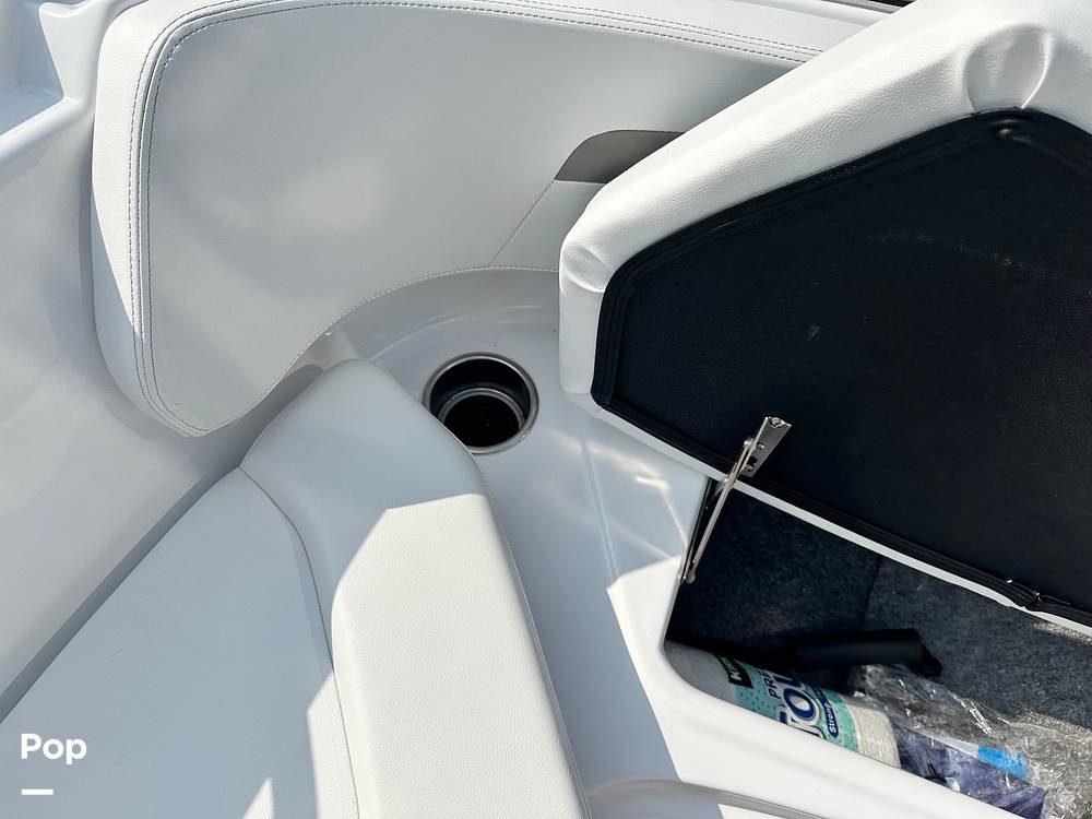 Slide: The Image of Four Winns HD2 2022 - 15639438