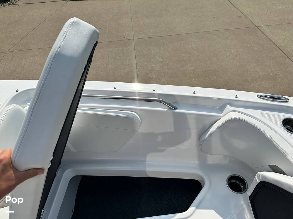 Slide: The Image of Four Winns HD2 2022 - 15639440