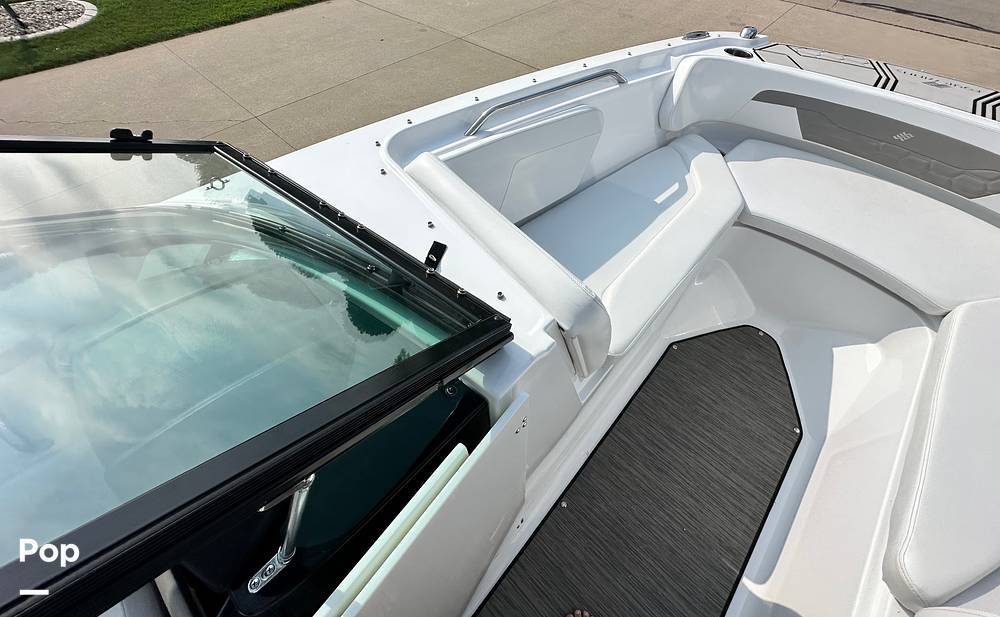 Slide: The Image of Four Winns HD2 2022 - 15639442