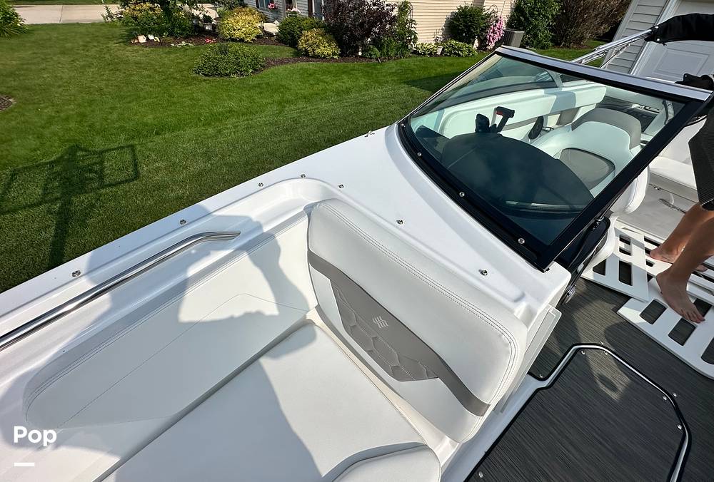 Slide: The Image of Four Winns HD2 2022 - 15639445