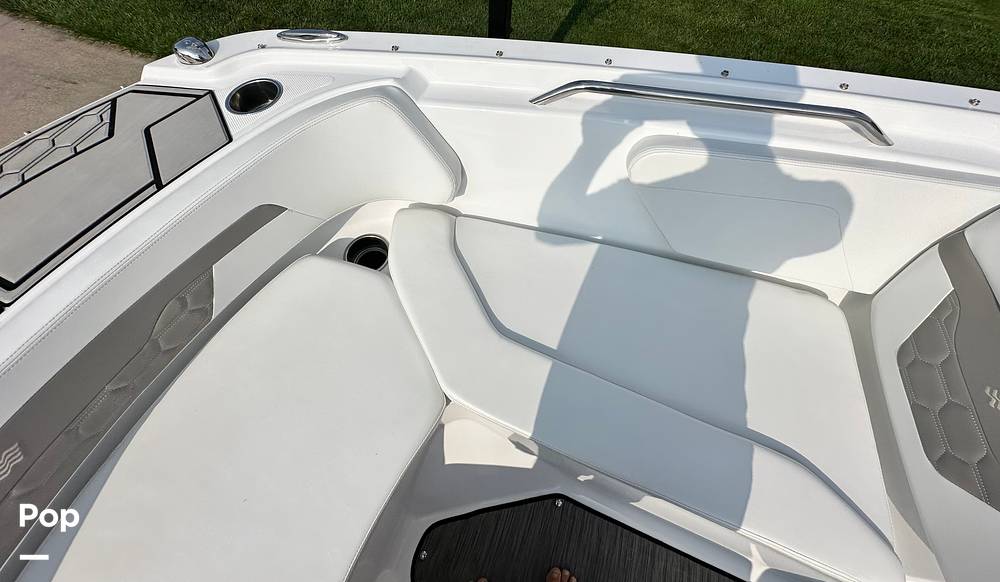 Slide: The Image of Four Winns HD2 2022 - 15639447