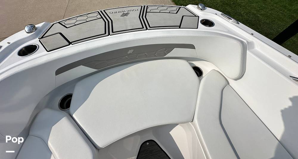 Slide: The Image of Four Winns HD2 2022 - 15639448