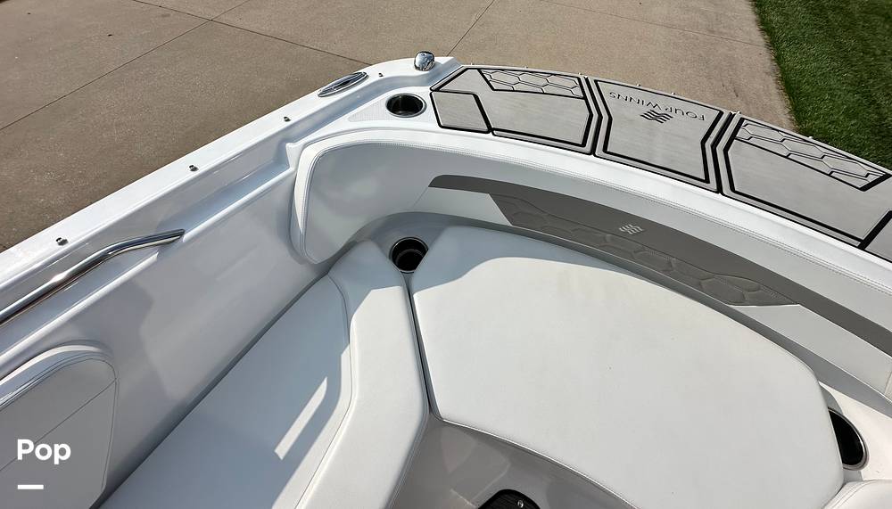 Slide: The Image of Four Winns HD2 2022 - 15639449