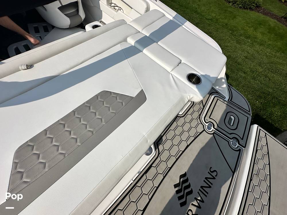 Slide: The Image of Four Winns HD2 2022 - 15639452