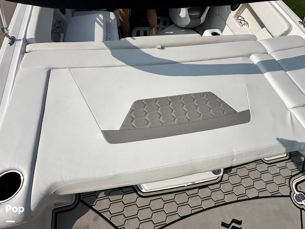 Slide: The Image of Four Winns HD2 2022 - 15639453