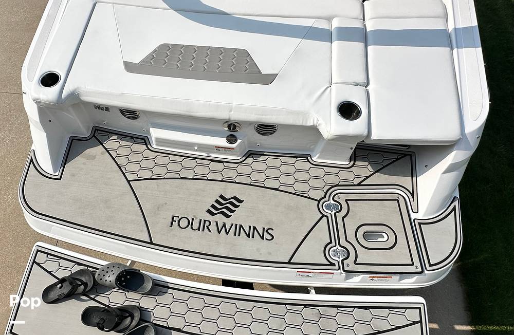 Slide: The Image of Four Winns HD2 2022 - 15639455