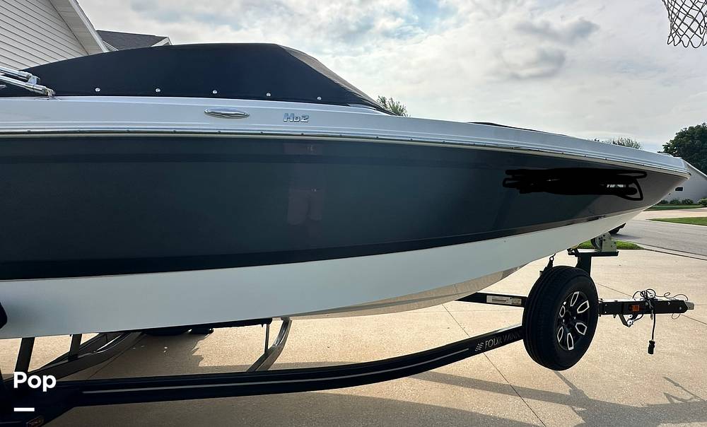 Slide: The Image of Four Winns HD2 2022 - 15639465