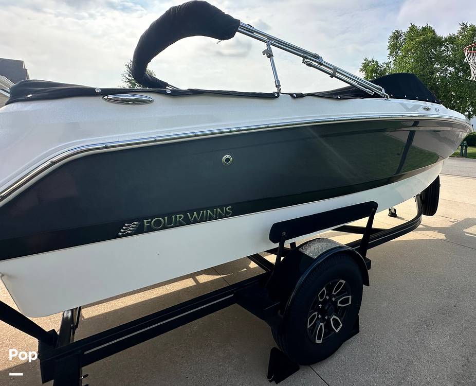 Slide: The Image of Four Winns HD2 2022 - 15639466