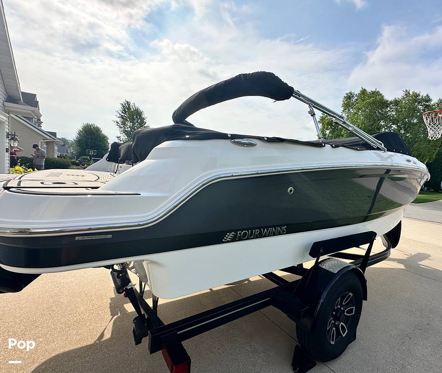 Slide: The Image of Four Winns HD2 2022 - 15639469