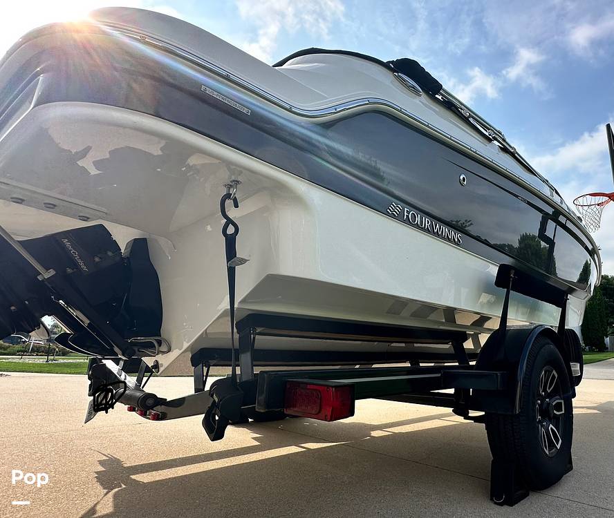 Slide: The Image of Four Winns HD2 2022 - 15639529