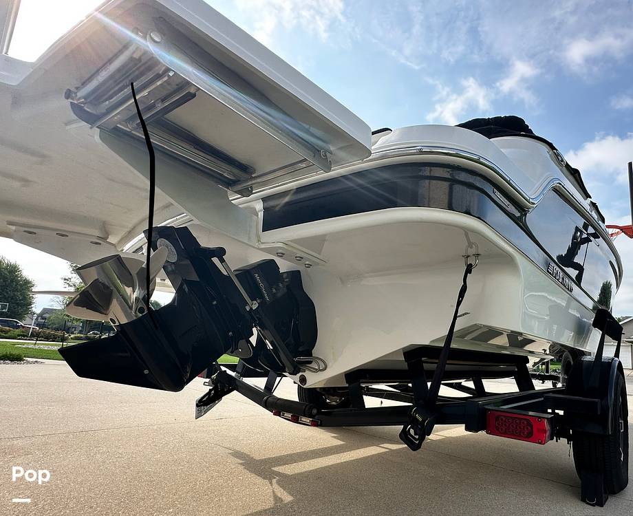 Slide: The Image of Four Winns HD2 2022 - 15639533