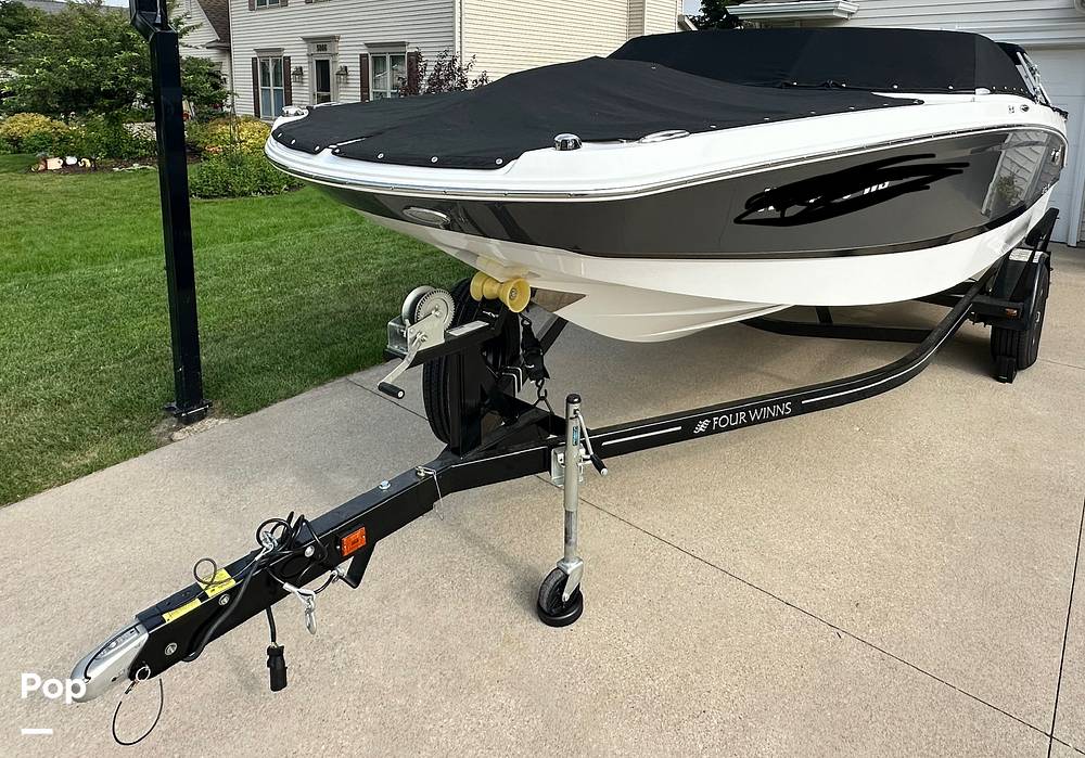 Slide: The Image of Four Winns HD2 2022 - 15639538