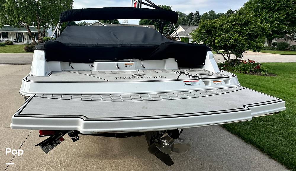 Slide: The Image of Four Winns HD2 2022 - 15639539