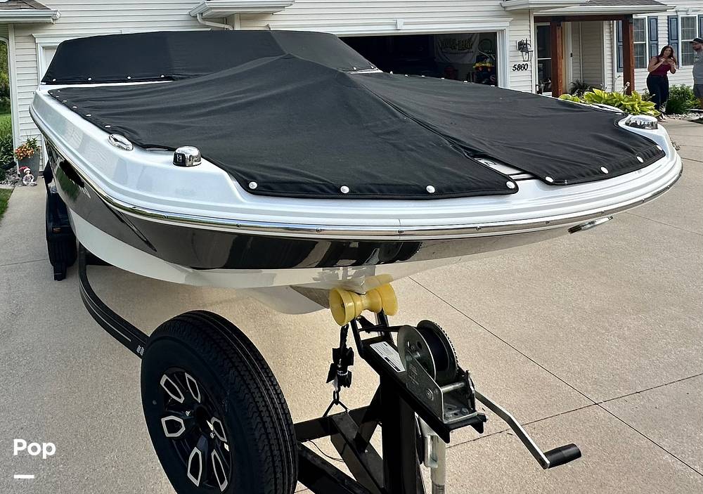 Slide: The Image of Four Winns HD2 2022 - 15639541