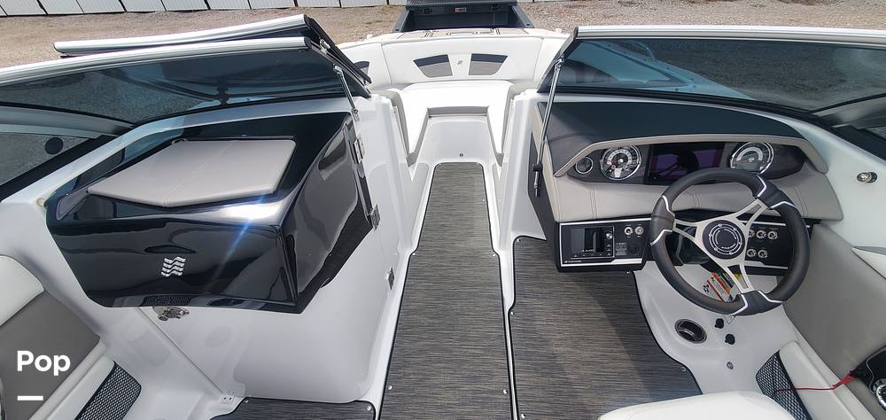 Slide: The Image of Four Winns HD3 2021 - 12091991