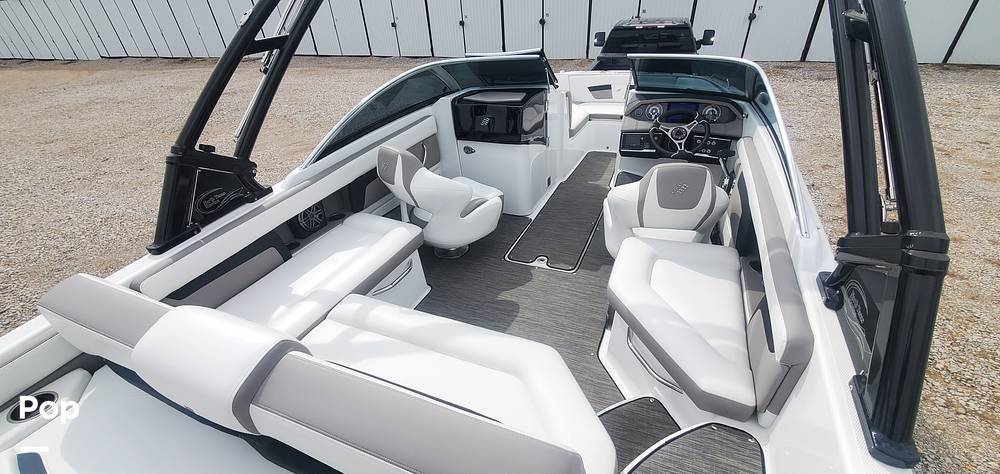 Slide: The Image of Four Winns HD3 2021 - 12092046