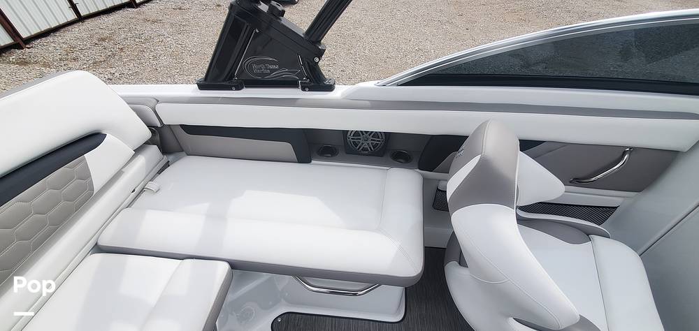 Slide: The Image of Four Winns HD3 2021 - 12092047