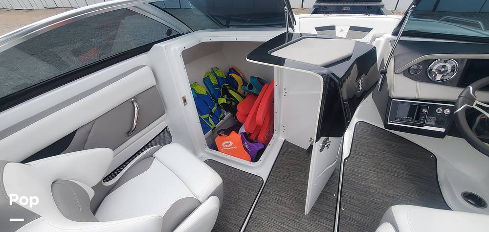 Slide: The Image of Four Winns HD3 2021 - 12092363