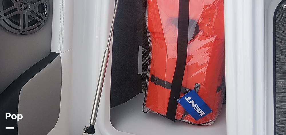 Slide: The Image of Four Winns HD3 2021 - 12092371