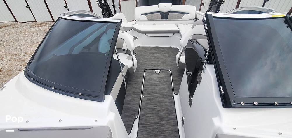 Slide: The Image of Four Winns HD3 2021 - 12092372