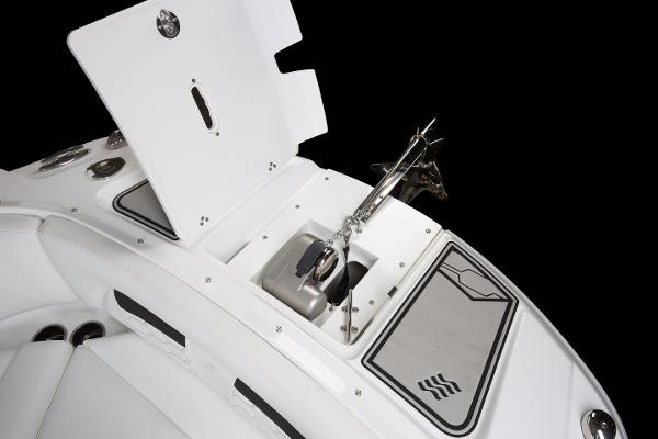 Slide: The Image of Four Winns HD5 2023 - 11