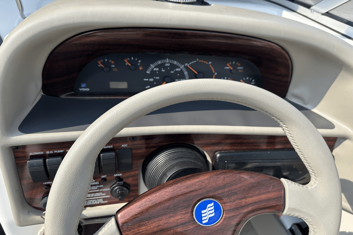 Slide: The Image of Four Winns SUNDOWNER 225 1999 - 12