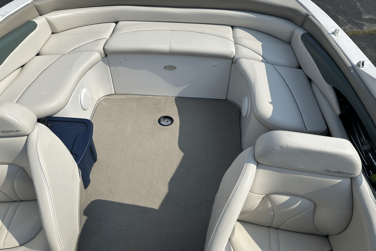 Slide: The Image of Four Winns SUNDOWNER 225 1999 - 16