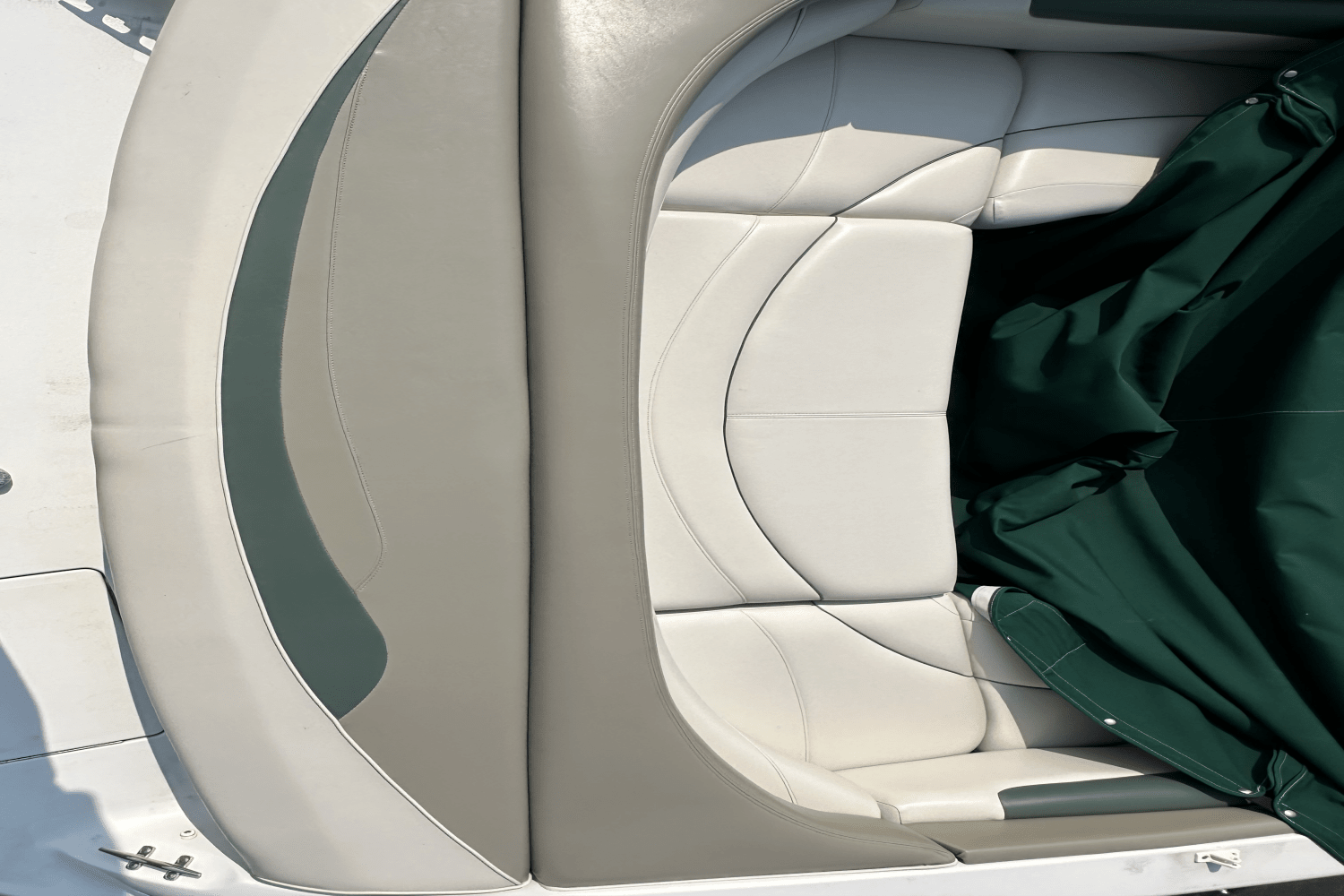 Slide: The Image of Four Winns SUNDOWNER 225 1999 - 8