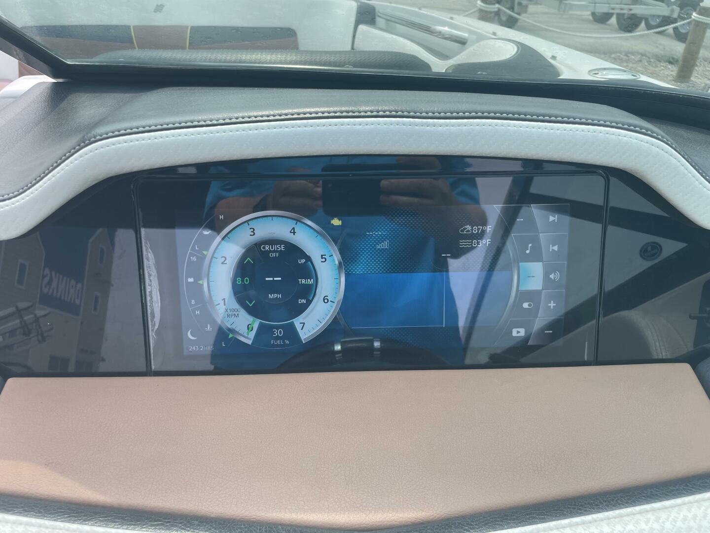 Slide: The Image of Glass Dash - 18