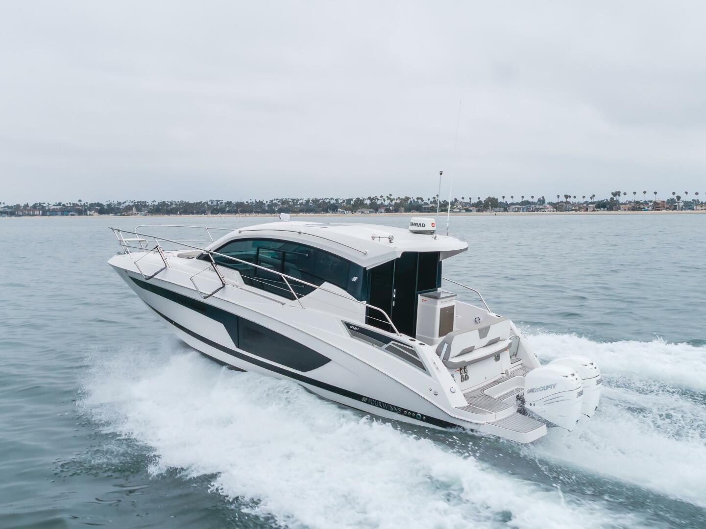 Slide: The Image of Four Winns Vista 355 Coupe 2019 - 5456394