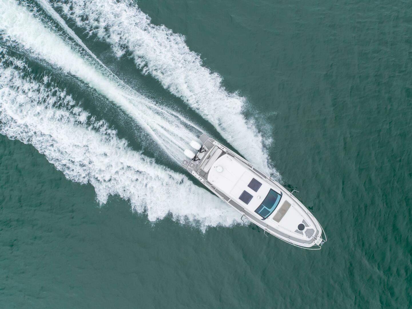 Slide: The Image of Four Winns Vista 355 Coupe 2019 - 5456399