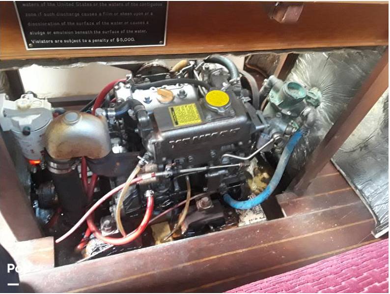 Slide: The Image of Engine In Enginebox - 10613054