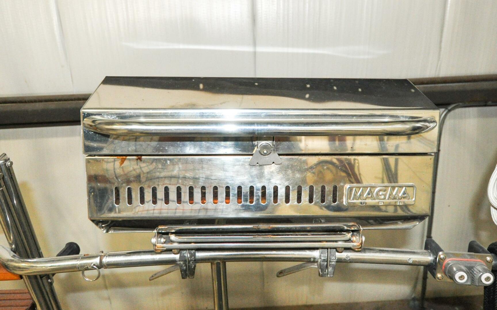 Slide: The Image of Freedom 36 - Raven - Cockpit - Propane Grill - 3796914