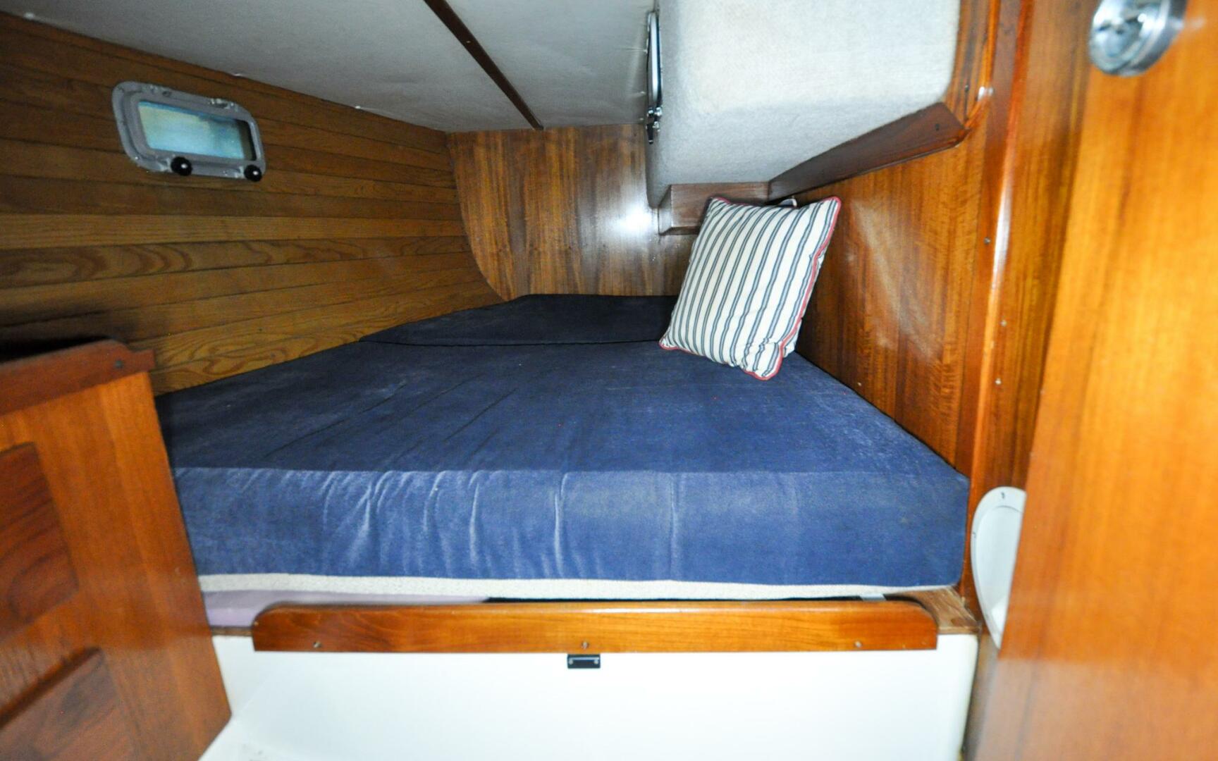 Slide: The Image of Freedom 36 - Raven - Aft Cabin - 3797032