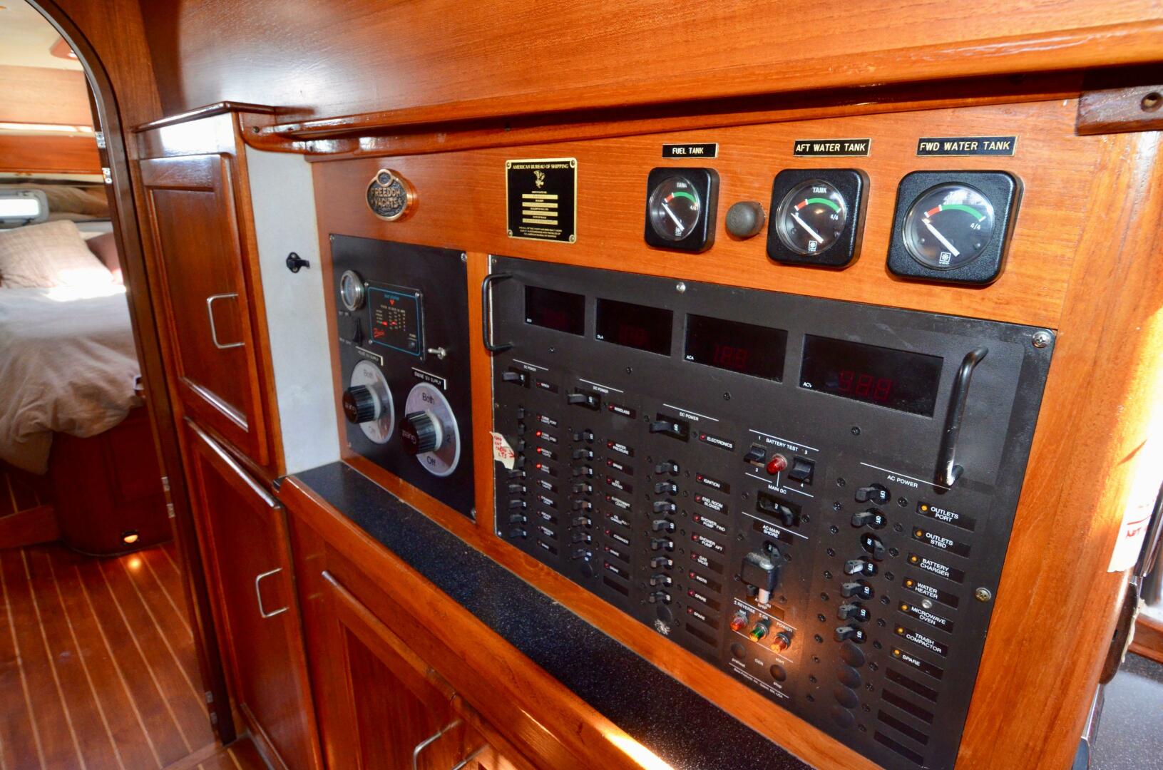 Slide: The Image of Freedom 45 Center Cockpit 1989 - 5192613