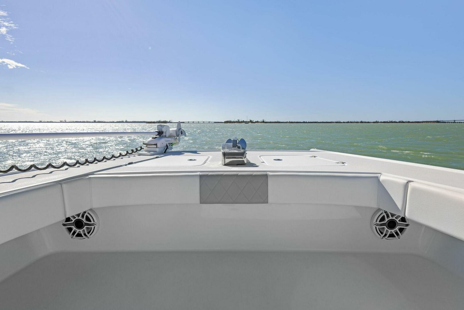 Slide: The Image of 2022 Freeman 34VH  - 4976056