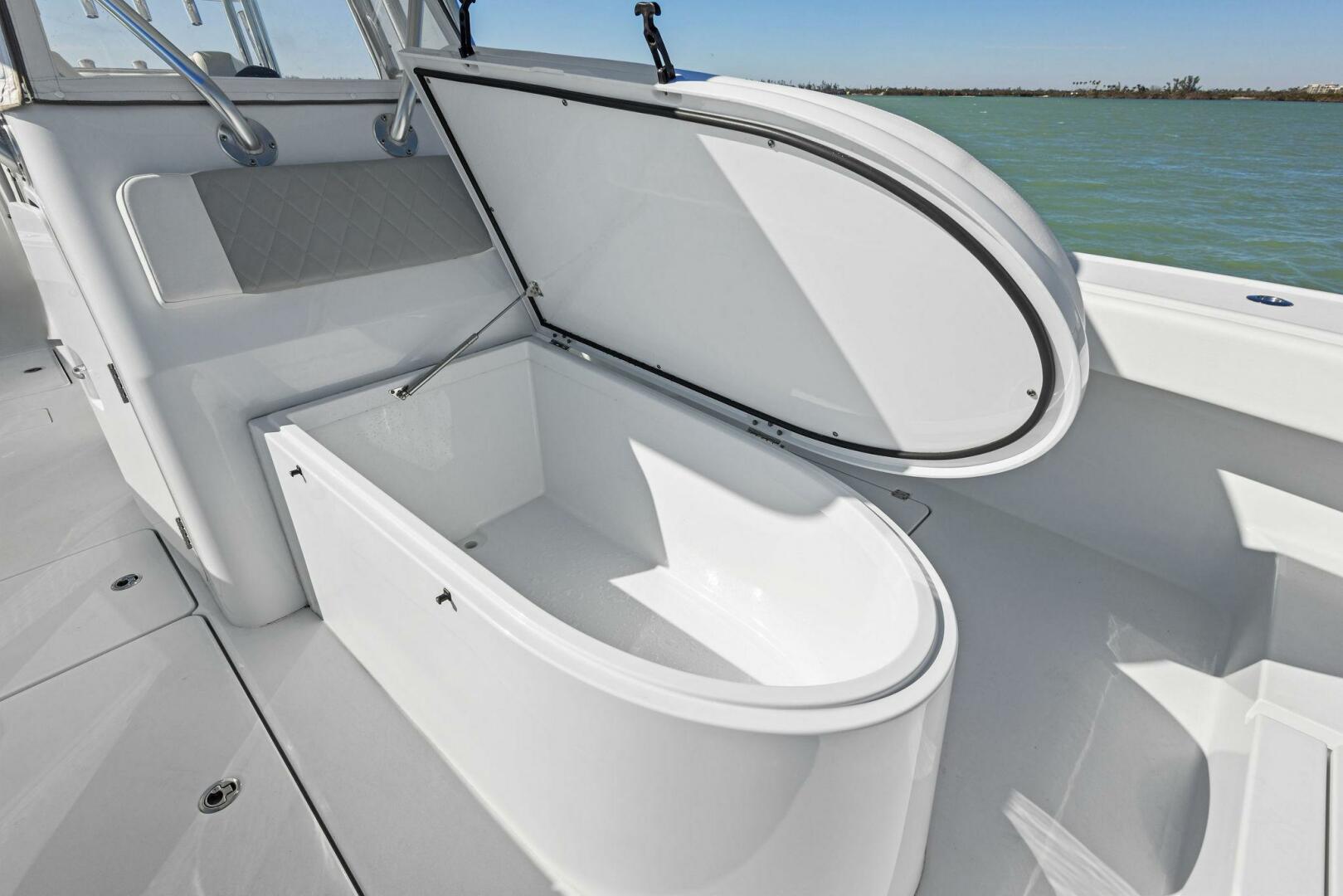 Slide: The Image of 2022 Freeman 34VH - 4976060