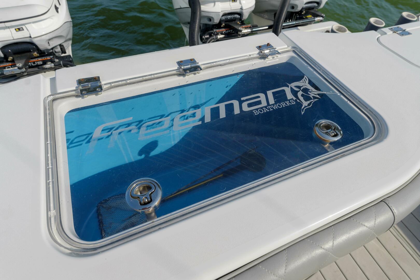 Slide: The Image of Freeman 37 Outnumbered-  Livewell 2020 Freeman 37 Flybridge Outnumbered - 5236004