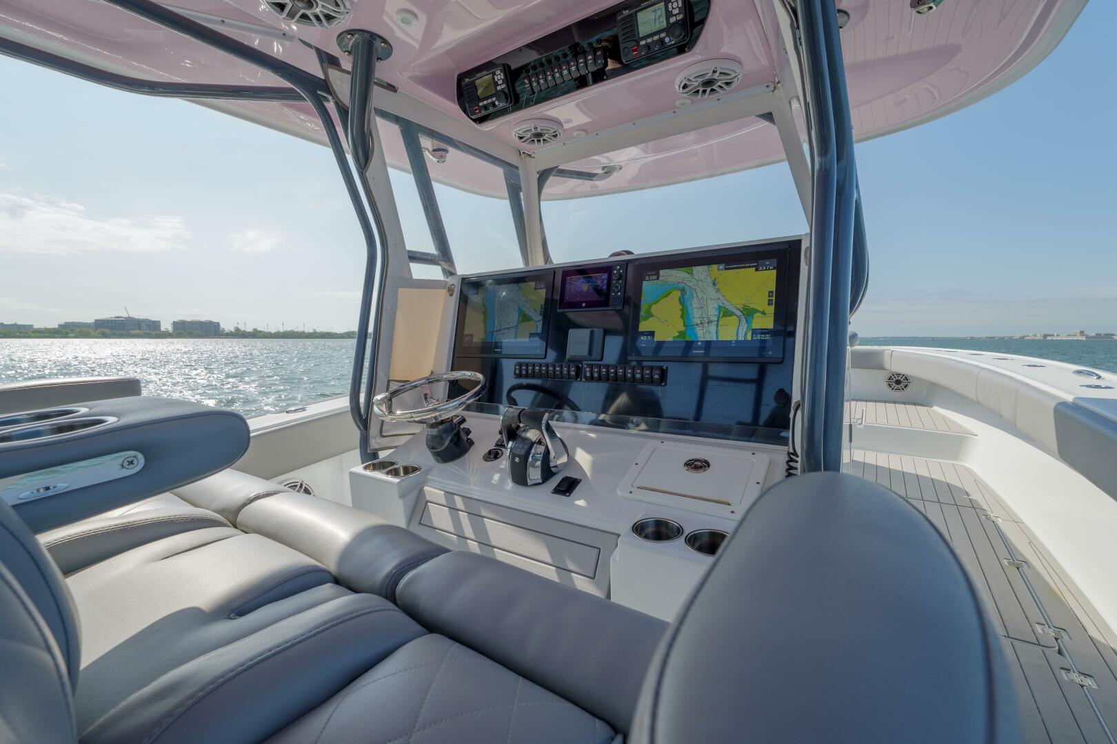 Slide: The Image of Freeman 37 Outnumbered-  Helm Seating 2020 Freeman 37 Flybridge Outnumbered - 5236010