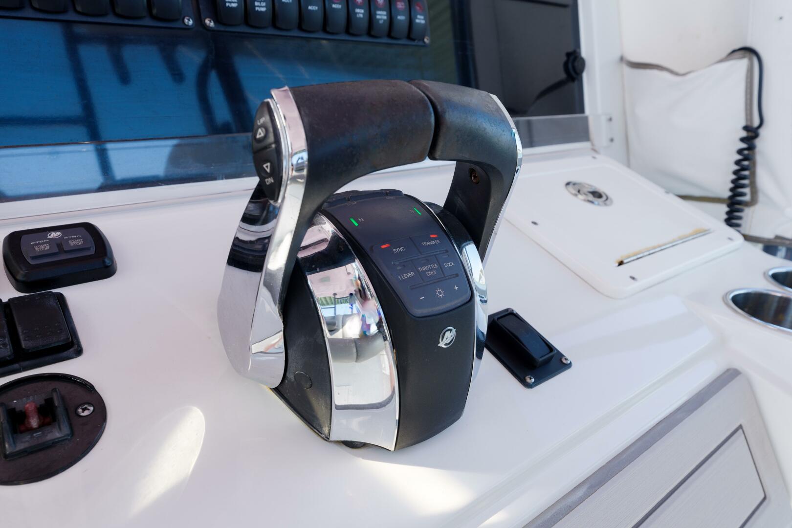 Slide: The Image of Freeman 37 Outnumbered- Helm 2020 Freeman 37 Flybridge Outnumbered - 5236012