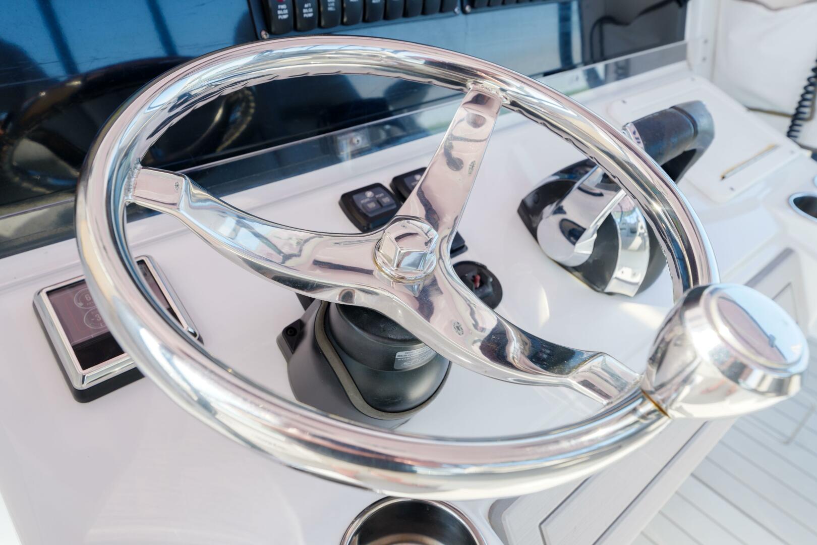 Slide: The Image of Freeman 37 Outnumbered- Helm 2020 Freeman 37 Flybridge Outnumbered - 5236013